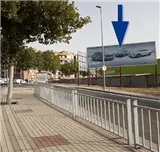 Valla publicitaria en la calle Bogotá de Salamanca, en la glorieta de la calle Filipinas y junto al supermercado Día